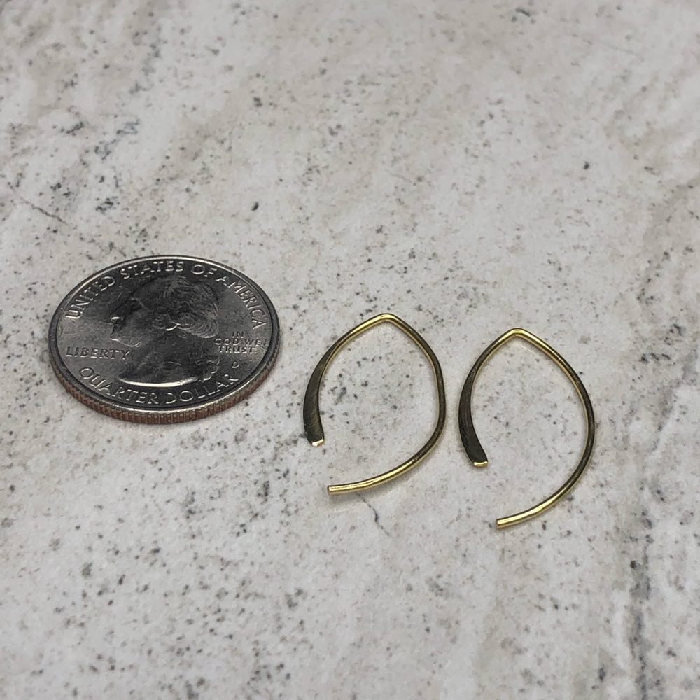 925 Sterling Silver Gold Thread Through Earrings - Picture 14 of 16